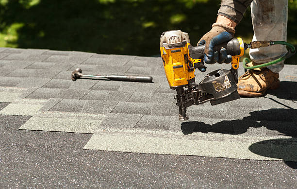 Best Roof Gutter Cleaning  in Valinda, CA